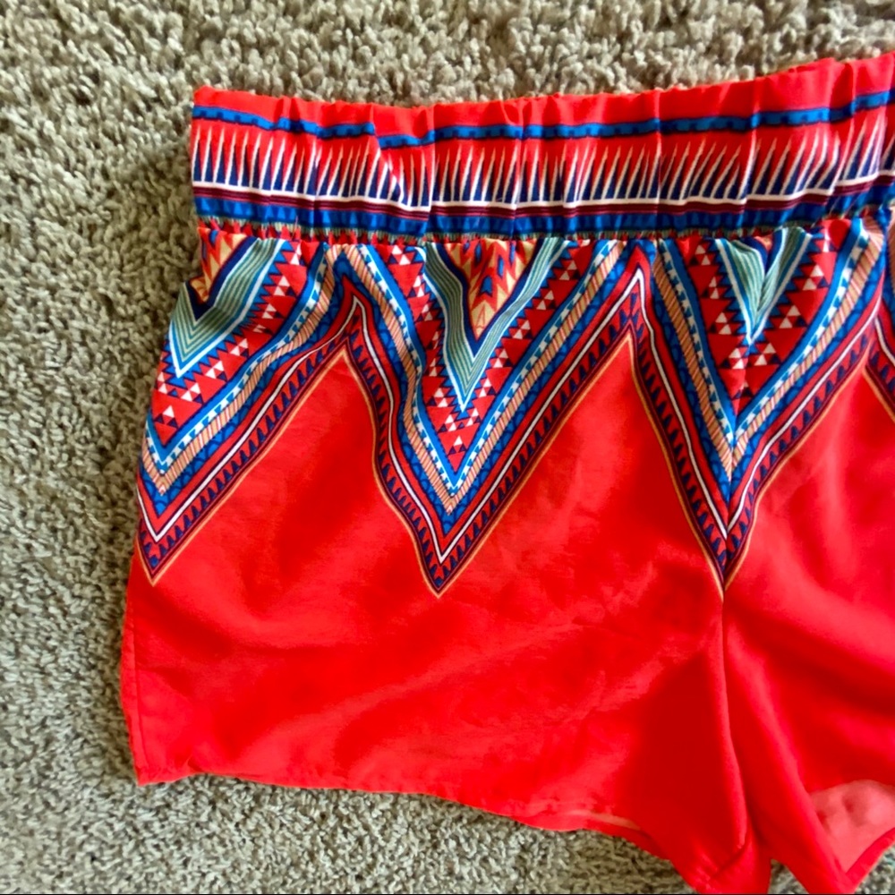 Patterned Shorts - Picture 2 of 3